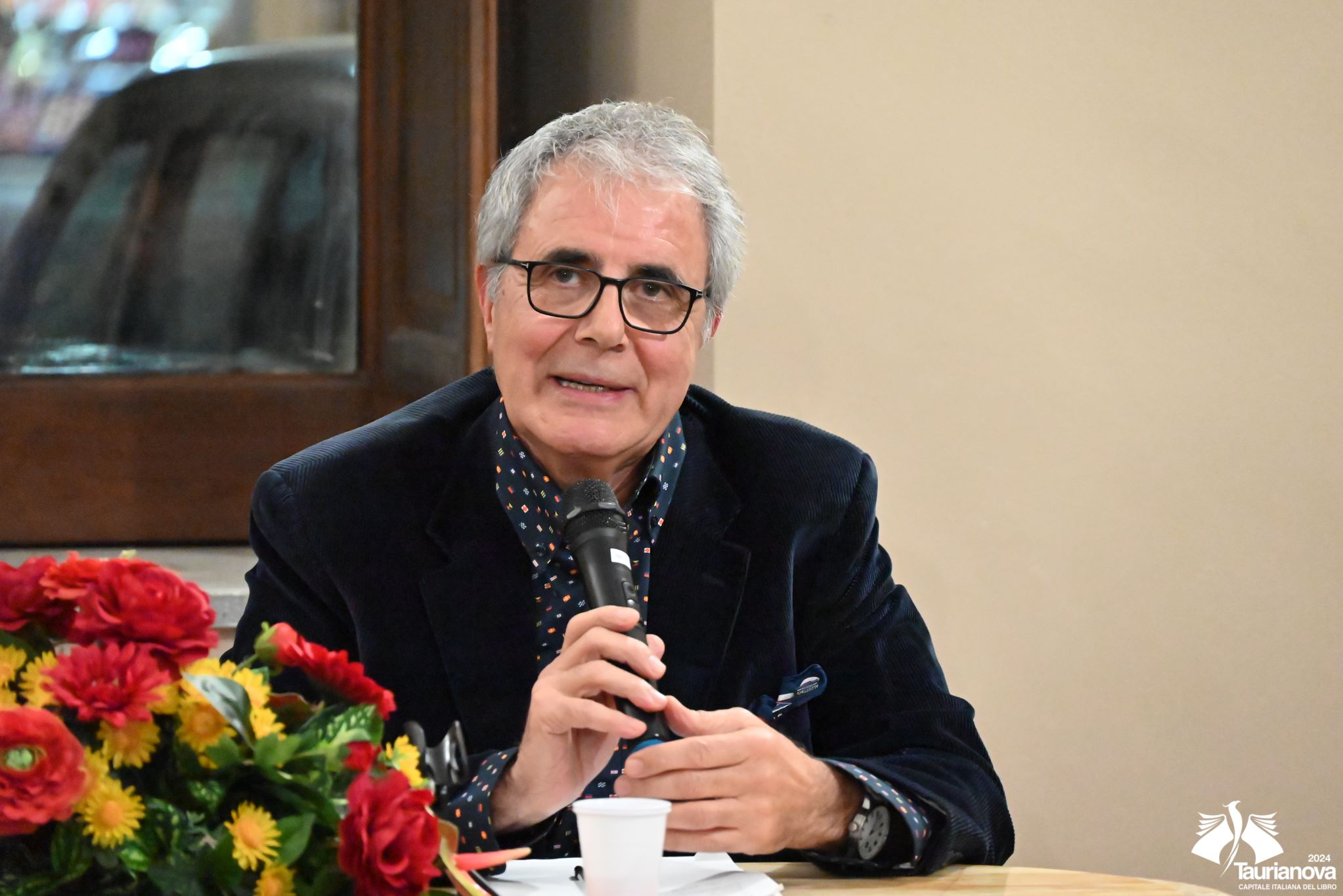 Presentazione “L’arcobaleno nelle mani” di Aldo Mazza – FOTO